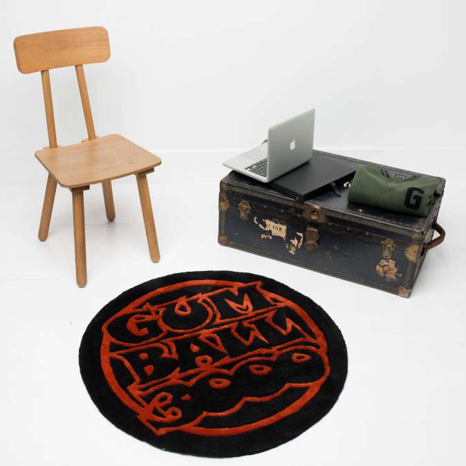 LOGO RUG